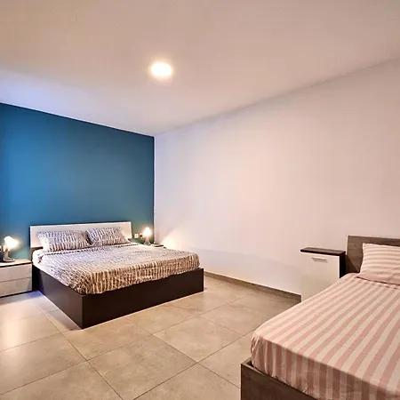 アパート Bright & Spacious 3br Great Location *