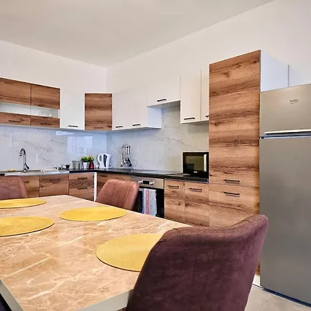 Bright & Spacious 3br Great Location セント・ポールズ・ベイ