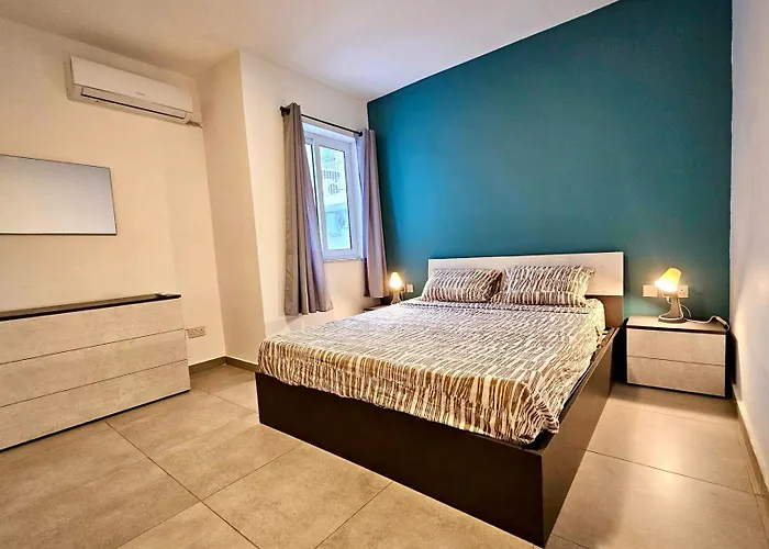 Bright & Spacious 3br Sleeps 7 Great Location *